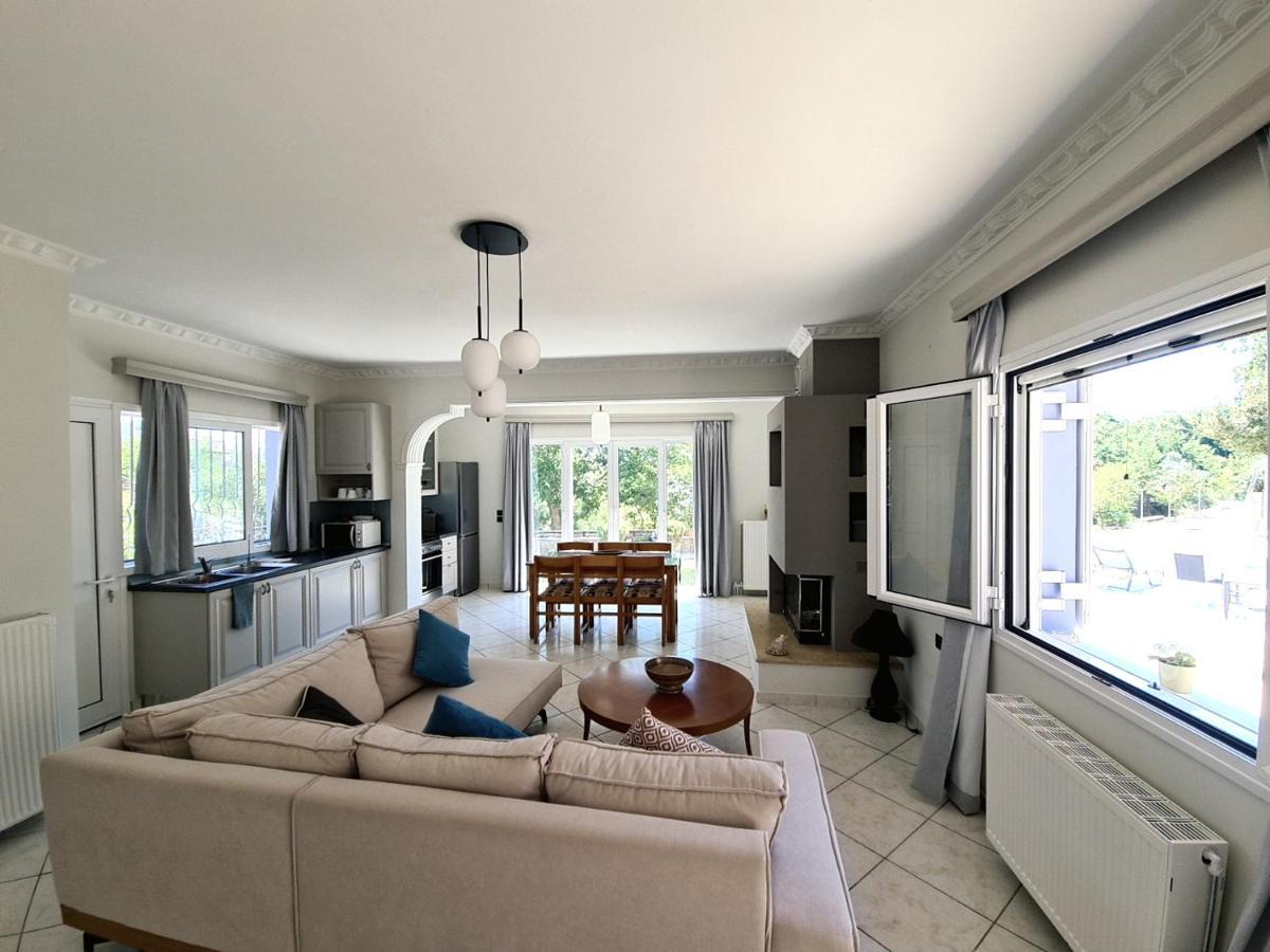 Juliet Villa *