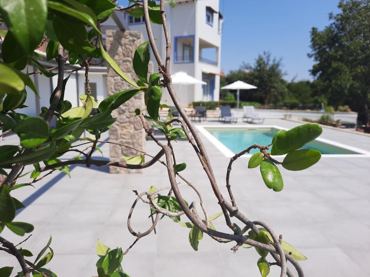 Juliet Villa *