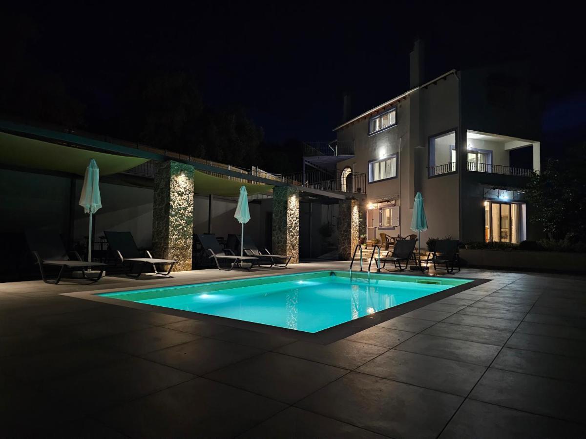 Juliet Villa *
